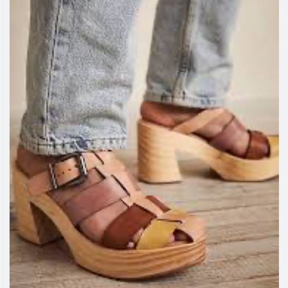 Free People Shoes - Free People Bellevue Clogs in Sunrise Multi